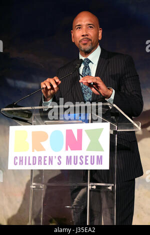 New York, NY, USA. 2 mai, 2017. Le Président de l'Arrondissement Bronx Ruben Diaz Jr. à la Bronx Children's Museum Gala au toit de Tribeca à New York le 2 mai 2017. Walik Goshorn Crédit : Punch/media/Alamy Live News Banque D'Images