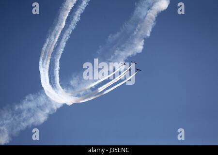 28 avril 2017 - Zhengzhou, Zhengzhou, Chine - Zhengzhou, Chine-Mai 28 2017 : (usage éditorial uniquement. Chine)..L'Zhengzhou Air Show 2017 est tenue à Zhengzhou, province du Henan en Chine centrale du 27 avril au 1er mai 2017. (Crédit Image : © SIPA l'Asie via Zuma sur le fil) Banque D'Images