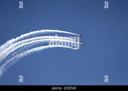 28 avril 2017 - Zhengzhou, Zhengzhou, Chine - Zhengzhou, Chine-Mai 28 2017 : (usage éditorial uniquement. Chine)..L'Zhengzhou Air Show 2017 est tenue à Zhengzhou, province du Henan en Chine centrale du 27 avril au 1er mai 2017. (Crédit Image : © SIPA l'Asie via Zuma sur le fil) Banque D'Images