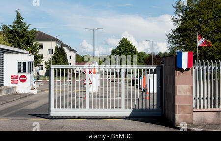 Strasbourg, France. 06Th Mai, 2017. L'extérieur tourné montrant le Leclerc district de la caserne du 291e Bataillon d'infanterie des Forces armées allemandes à Illkirch près de Strasbourg, France, 03 mai 2017. La terreur suspect Lieutenant Franco A. était basé là-bas. Le ministre allemand de la défense, Ursula von der Leyen (pas sur la photo) s'est rendue à la caserne le jour même. Photo : Patrick Seeger/dpa/Alamy Live News Banque D'Images