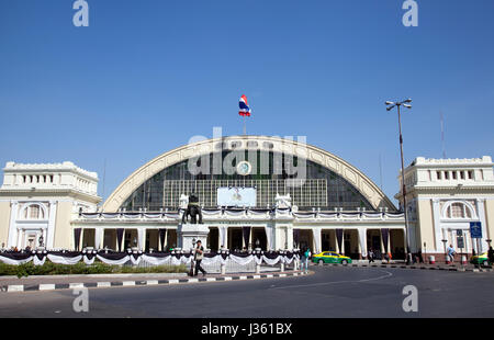 La gare de Hua Lamphong à Bangkok en Thaïlande Banque D'Images