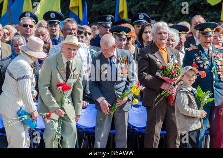L'Ukraine, Kiev, 9 mai 2014 : Fête de la Victoire, colonne personnes Banque D'Images