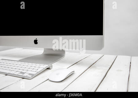 Détail de l'ordinateur iMac. Il s'agit d'ordinateurs de bureau Macintosh conçu et construit par Apple Inc Banque D'Images