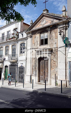 Lisbonne, Portugal, très petite église dans la Rua de Campolide, abandonné, presque oublié, et s'écrouler progressivement, Banque D'Images