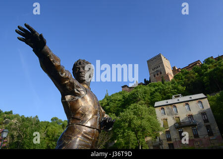 Statue en bronze de Mario Maya aka El Moreno la célèbre danseuse de Flamenco à Grenade en Espagne. Banque D'Images