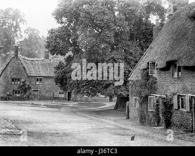 Chaumières dans un petit village sur l'Angleterre en 1905, Exmoor Banque D'Images