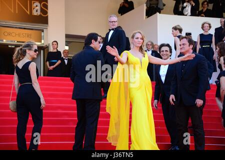 Célébration du 20ème anniversaire de 'Pulp fiction':Kelly Preston, John Travolta, Uma Thurman, Lawrence Bender, Quentin Tarantion 67e Festival de Cannes 67e Festival de Cannes tapis rouge, ils "Maria' 23 Mai, 2014 Banque D'Images