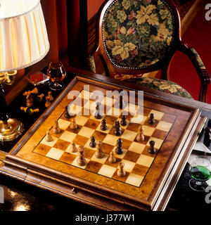 W le jeu d'échecs en bois. Banque D'Images