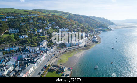 Photographie aérienne du village de Aberdovey / Aberdyfi et l'estuaire Dyfi / Dovey Banque D'Images