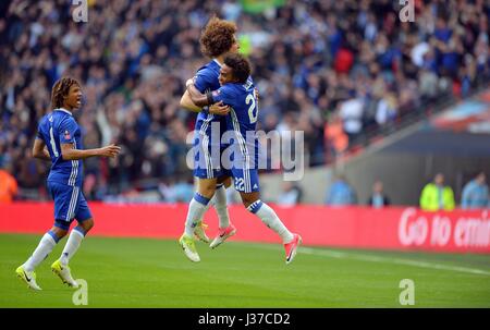 WILLIAN DE CHELSEA CHELSEA V Tottenham Hotspur célèbre stade de Wembley Londres Angleterre 22 Avril 2017 Banque D'Images