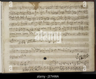 Un ensemble de croquis de Charles Weichsel pour un concerto pour violon, conservé dans la collection de la British Library. Les esquisses donnent un aperçu du processus de composition et de la vision musicale de Weichsel. Banque D'Images