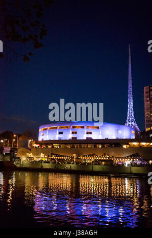 Hamer Hall est une salle de concert de 2 661 places, le plus grand lieu d'exposition à l'Arts Centre, complexe utilisé pour orchestre et spectacles de musique contemporaine à Melbo Banque D'Images