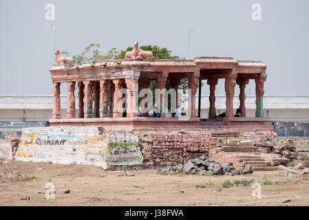 Temple de Shiva dans la rivière Vaigai à Madurai, Inde Banque D'Images