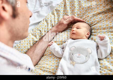 Consultations À DOMICILE POUR UN BÉBÉ Banque D'Images