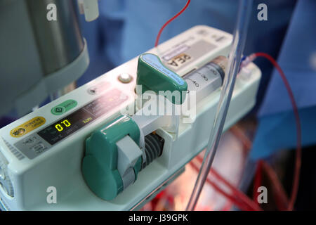 Salle d'opération. Chirurgie cardiaque. La cardioplégie. Banque D'Images