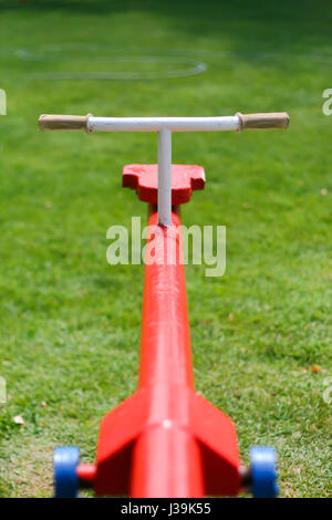 Close up Seesaw ou balançoire à bascule en aire de jeux Banque D'Images