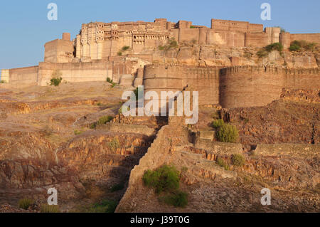 Fort majestueux maharaja de Jodphur sur la colline près de la ville de Jodphur en Inde. Rajasthan Banque D'Images