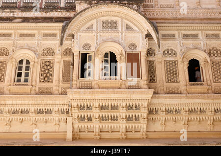 Fort majestueux maharaja de Jodphur sur la colline près de la ville de Jodphur en Inde. Rajasthan Banque D'Images