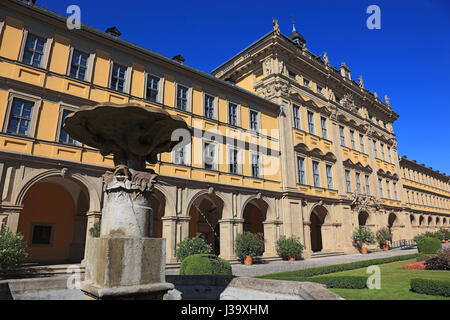 Deutschland, Unterfranken, in der Altstadt von Wuerzburg, im Innenhof des Juliussspitals Banque D'Images