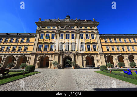 Deutschland, Unterfranken, in der Altstadt von Wuerzburg, im Innenhof des Juliussspitals Banque D'Images