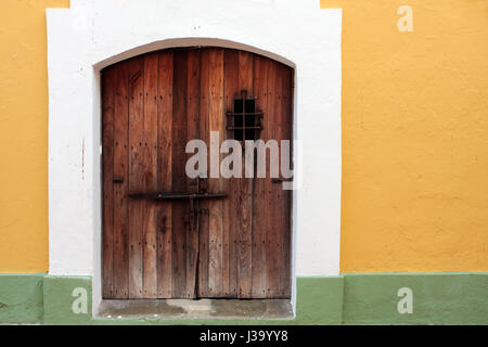 Une porte à l'un des bâtiments de Castillo de San Cristóbal. San Juan, Puerto Rico Banque D'Images