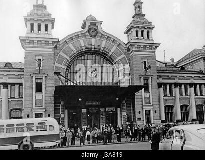 La gare de Biélorussie se trouve à Moscou, 1955 Banque D'Images