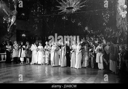 '''Madame'' Boule à la Bayerischer Hof à Munich, 1963' Banque D'Images