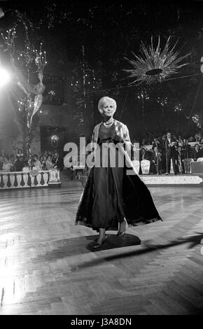 '''Madame'' Boule à la Bayerischer Hof à Munich, 1963' Banque D'Images