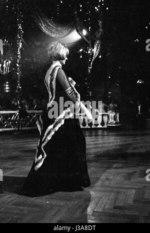 '''Madame'' Boule à la Bayerischer Hof à Munich, 1963' Banque D'Images