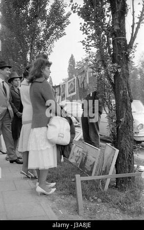 Oeuvres à vendre dans la rue Leopoldstrasse, 1963 Banque D'Images