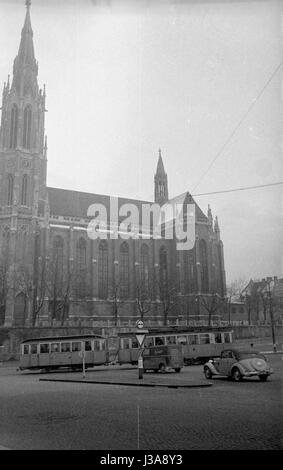 L'église Sainte Croix à Giesing en hiver, 1952 Banque D'Images