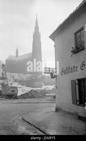 L'église Sainte Croix à Giesing en hiver, 1952 Banque D'Images