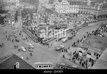 Vue de la Karlsplatz (Stachus) à Munich, 1953 Banque D'Images