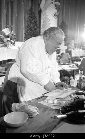 "Le ''Kochparade Hertie'' (Défi Cuisine Hertie) dans la salle des congrès du Deutsches Museum de Munich, 1952' Banque D'Images