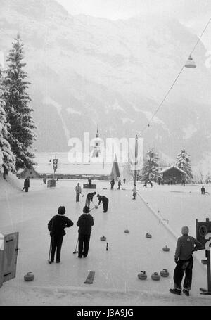 Le Curling à Grindelwald, 1954 Banque D'Images