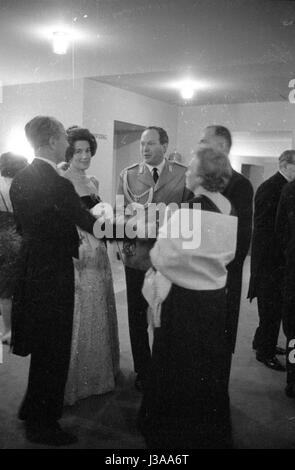 Herbert von Karajan à la réouverture de l'Théâtre National de Munich, 1963 Banque D'Images