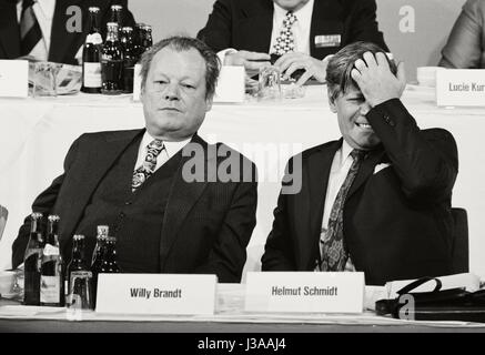 Willy Brandt et Helmut Schmidt au congrès du parti SPD à Bonn, 1971 Banque D'Images
