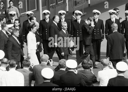 L'arrivée de Shah Mohammad Reza Pahlevi et son épouse Farah Diba au port de Hambourg, 1967 Banque D'Images