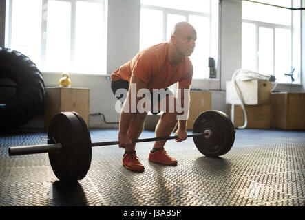 Faire des squats avec Barbell Banque D'Images