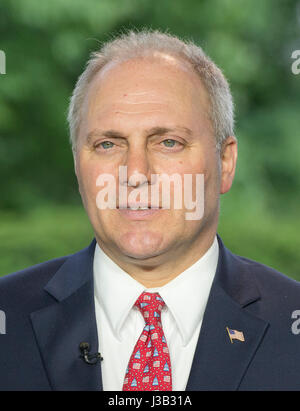 Washington, USA. 4 mai, 2017. United States House Whip majorité Steve Scalise (républicain de Louisiane) est interviewé à la Maison Blanche à Washington, DC après l'adoption de la Loi sur les soins de santé américain (AHCA) le 4 mai 2017. Credit : MediaPunch Inc/Alamy Live News Banque D'Images