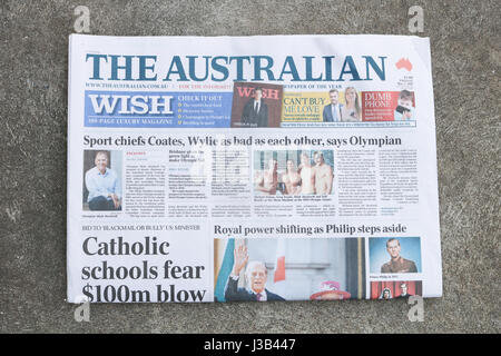 Adélaïde, Australie. 5 mai, 2017. La première page du journal national australien dispose de son Altesse Royale le Prince Philip annonce à cesser d'engagements royale à l'âge de 96 ans Crédit : amer ghazzal/Alamy Live News Banque D'Images