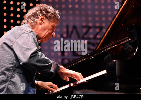 Brno, République tchèque. 04 mai, 2017. Le pianiste de jazz Chick Corea effectue à Brno, en République tchèque, le 4 mai 2017. Photo : CTK Vaclav Salek/Photo/Alamy Live News Banque D'Images