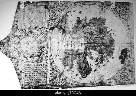 La carte du monde DeVirga est une carte médiévale du XVe siècle, connue pour sa représentation détaillée du monde connu pendant cette période. La carte fournit un aperçu de la géographie et des perceptions de l'époque, mettant en évidence diverses régions d'Europe, d'Afrique et d'Asie. Banque D'Images