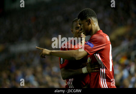 Marcus Rashford Manchester United (à droite) est blessé au cours de l'UEFA Europa League, demi-finale match aller d'abord, à l'Estadio Municipal de Balaidos, Vigo. Banque D'Images