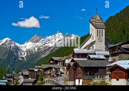 Patrimoine suisse Blatten Lötschental, village de montagne, Alpes Pennines, Valais, Suisse Banque D'Images