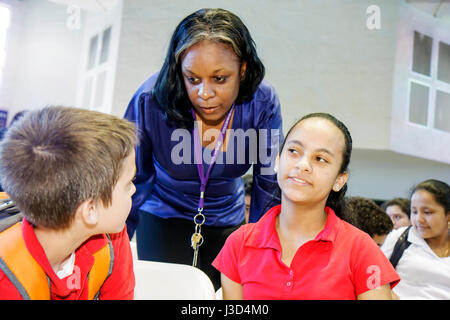 Miami Florida,Coconut Grove,Elizabeth Virrick Park,auditorium,Elevate Miami,nouvel ordinateur gratuit école publique,6e année,élèves Banque D'Images