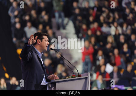 Le premier candidat, Alexis Tsipras est titulaire d'un discours à Thessalonique Banque D'Images