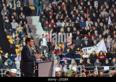 Le premier candidat, Alexis Tsipras est titulaire d'un discours à Thessalonique Banque D'Images