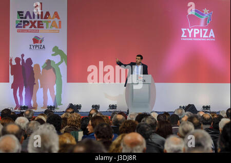 Le premier candidat, Alexis Tsipras est titulaire d'un discours à Thessalonique Banque D'Images