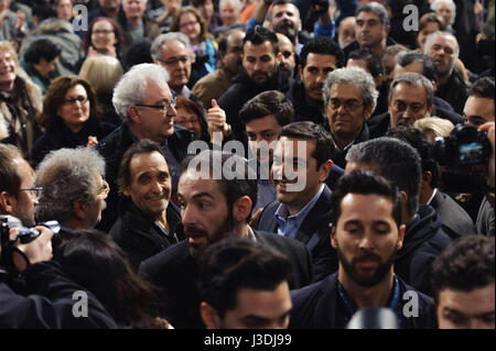 Le premier candidat, Alexis Tsipras est titulaire d'un discours à Thessalonique Banque D'Images